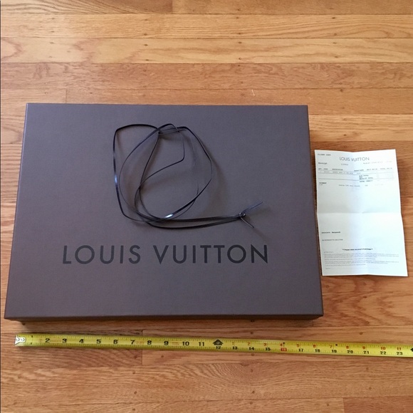 Louis Vuitton LV box and leather string only - Picture 2 of 4